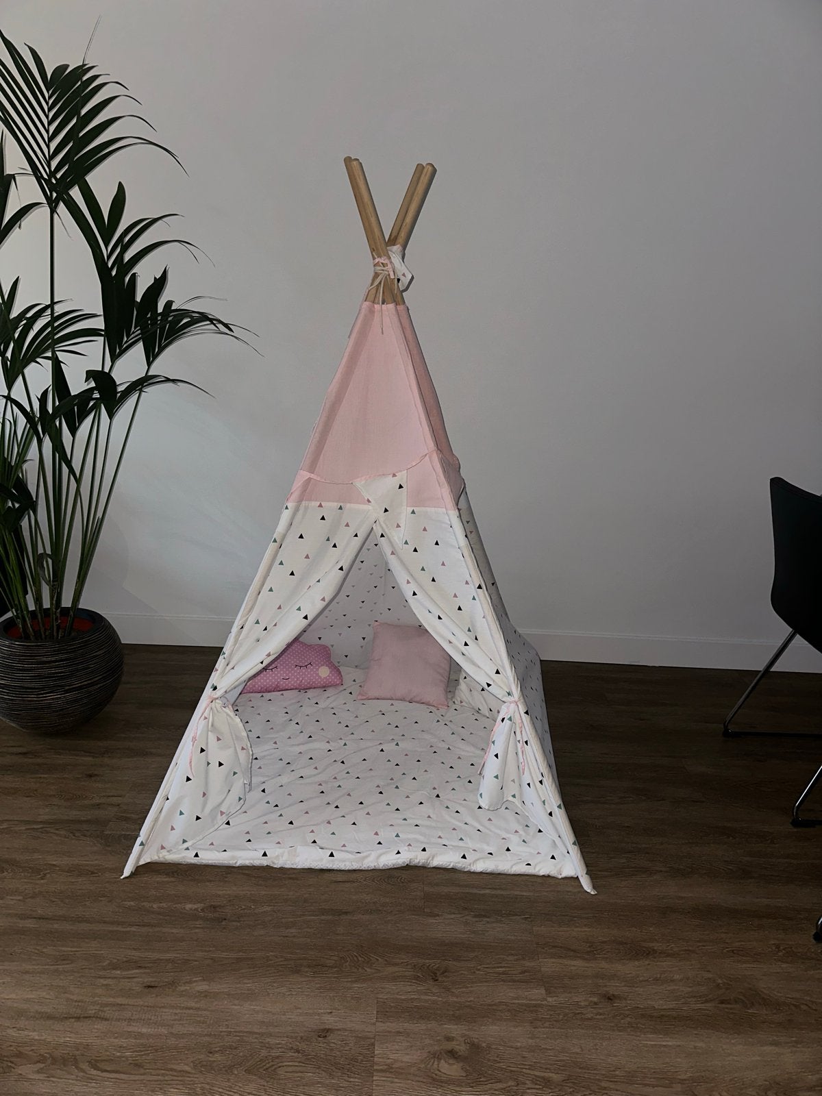 Leuke Kinder Tipi Tent - Roze met Driehoekjes, Ophalen, Zo goed als nieuw