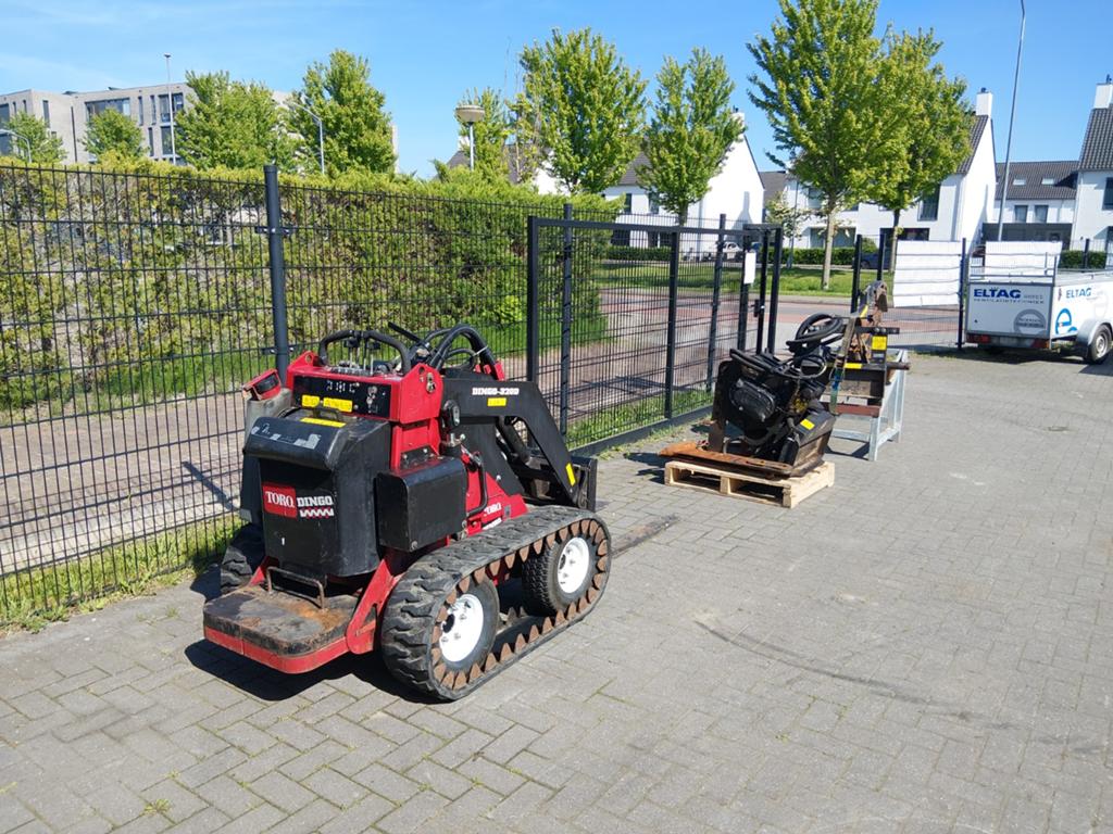 Toro dingo 320 diesel minishovel, Ophalen