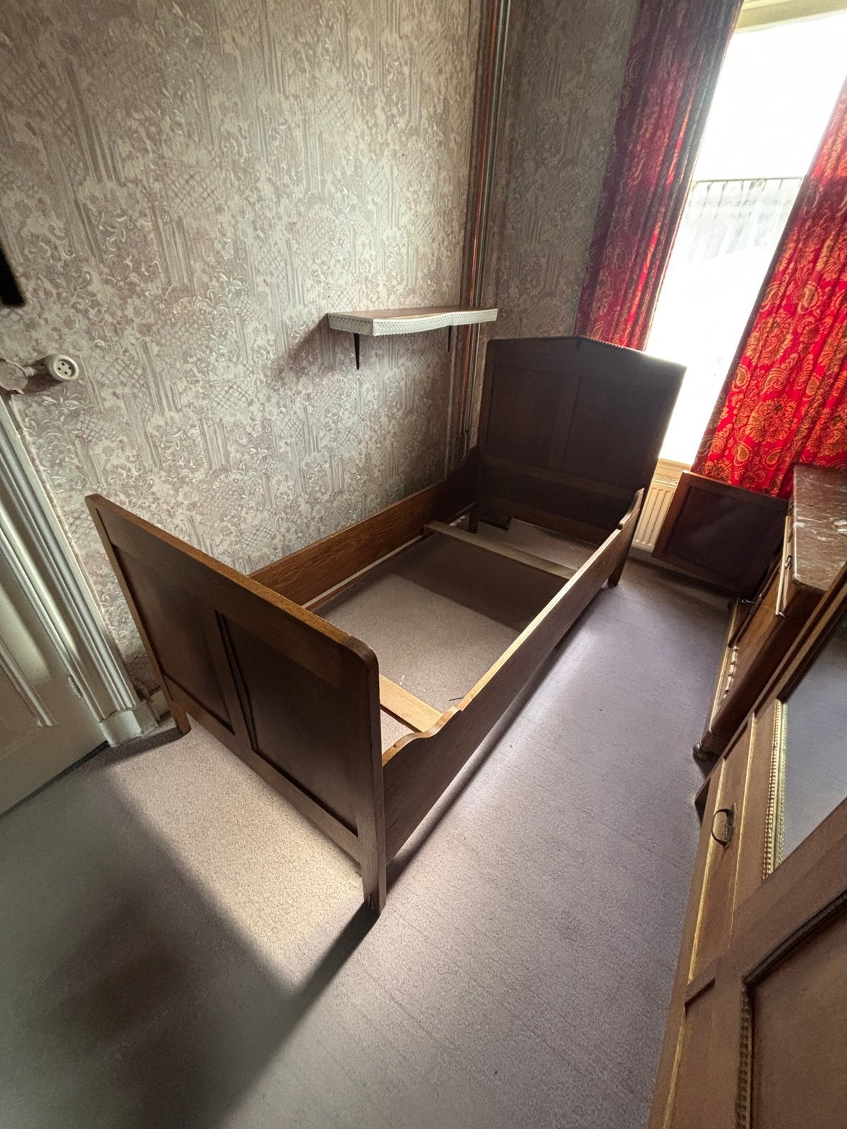 Vintage houten bedframe, Ophalen