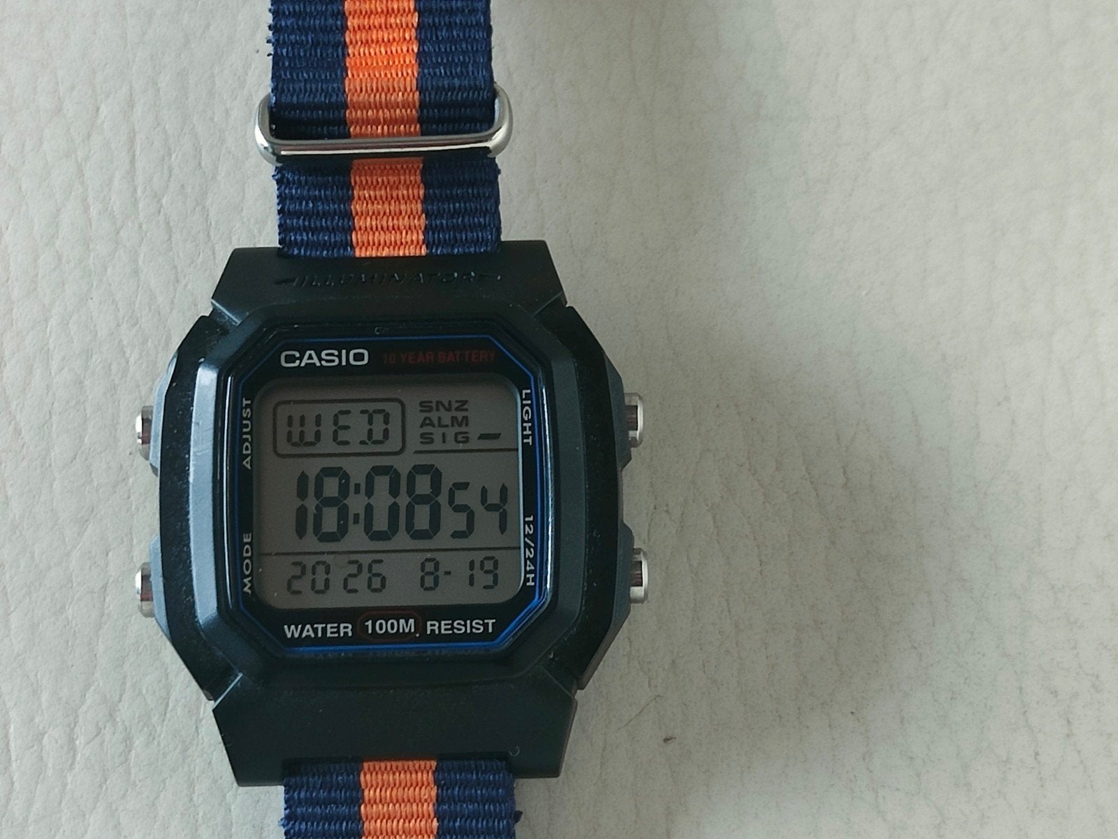Casio Casio sportief retro LCD herenhorloge met NATO strap, Ophalen of Verzenden, Zo goed als nieuw, Zwart, IOS