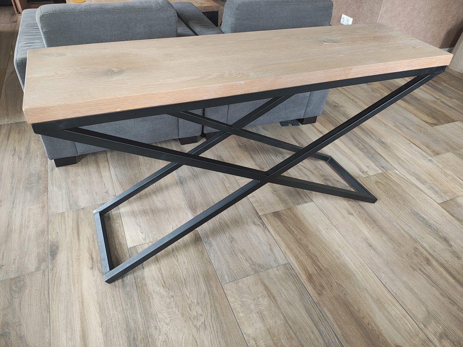 Sidetable tafel met eikenhouten blad en metalen onderstel, Ophalen, Gebruikt, 100 tot 150 cm, Eikenhout
