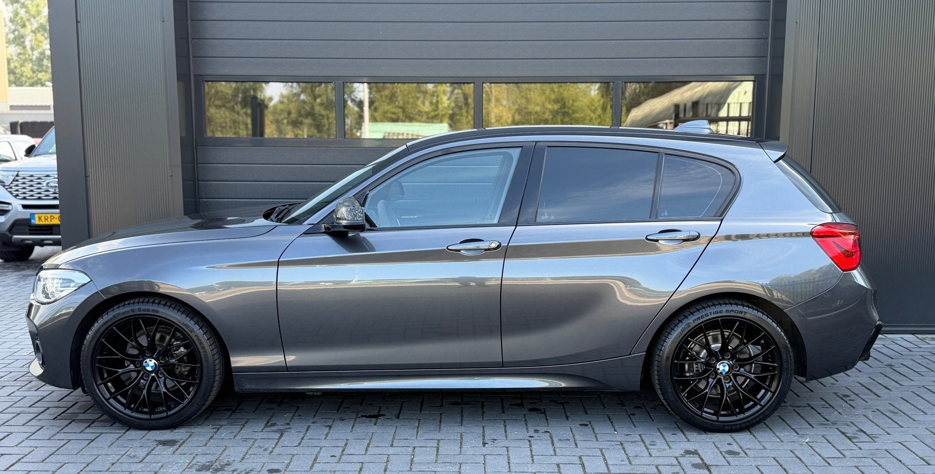 BMW 1-serie 116i M Sport||M140i Look| Sportuitlaat|Pdc|, Auto's, 1-Serie, Achterwielaandrijving, Euro 6, Alcantara