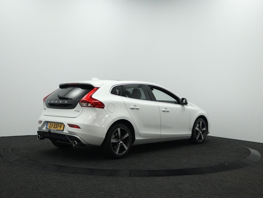 Volvo V40 1.5 T3 Polar+ Sport | Trekhaak | Panoramadak | Nav, Auto's, Volvo, 12 maanden, 4 cilinders, Wit, Origineel Nederlands