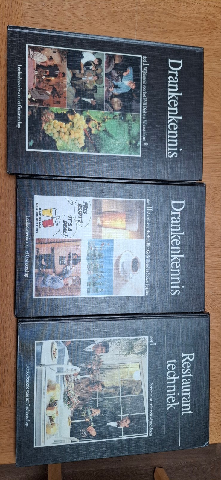 Drankenkennis 1 en 2  restaurant techniek, Boeken, Studieboeken en Cursussen, Ophalen, Beta, Zo goed als nieuw