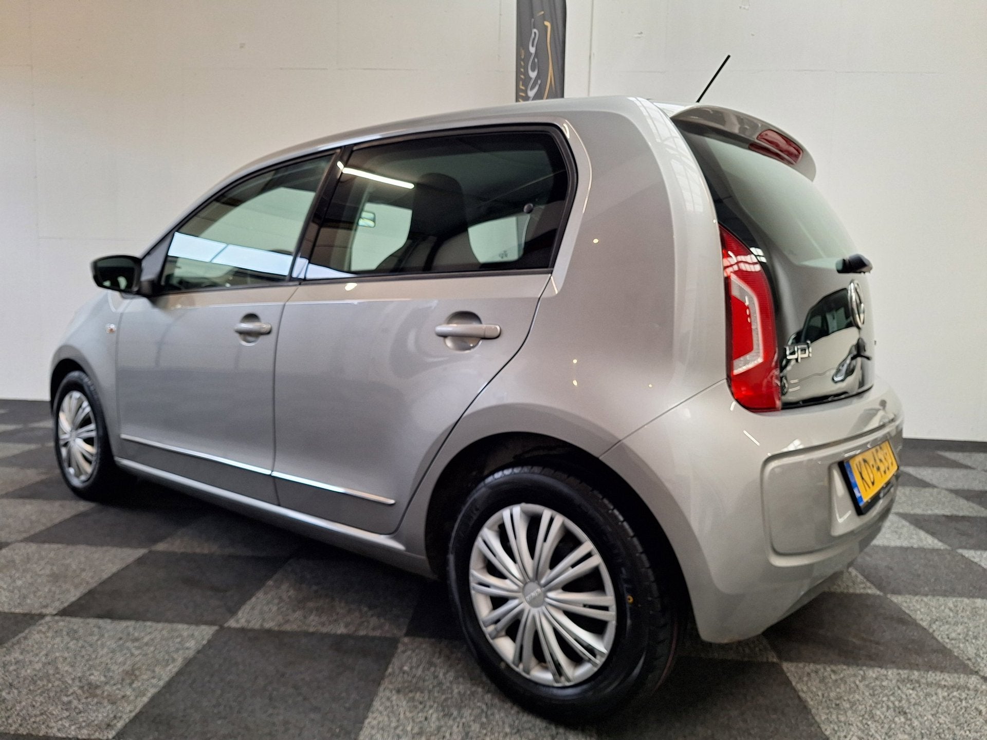 Volkswagen Up! BlueMotion 1e Eigenaar. 75.000 km NAP., Auto's, Volkswagen, Voorwielaandrijving, Dealer onderhouden, Stof, Gebruikt