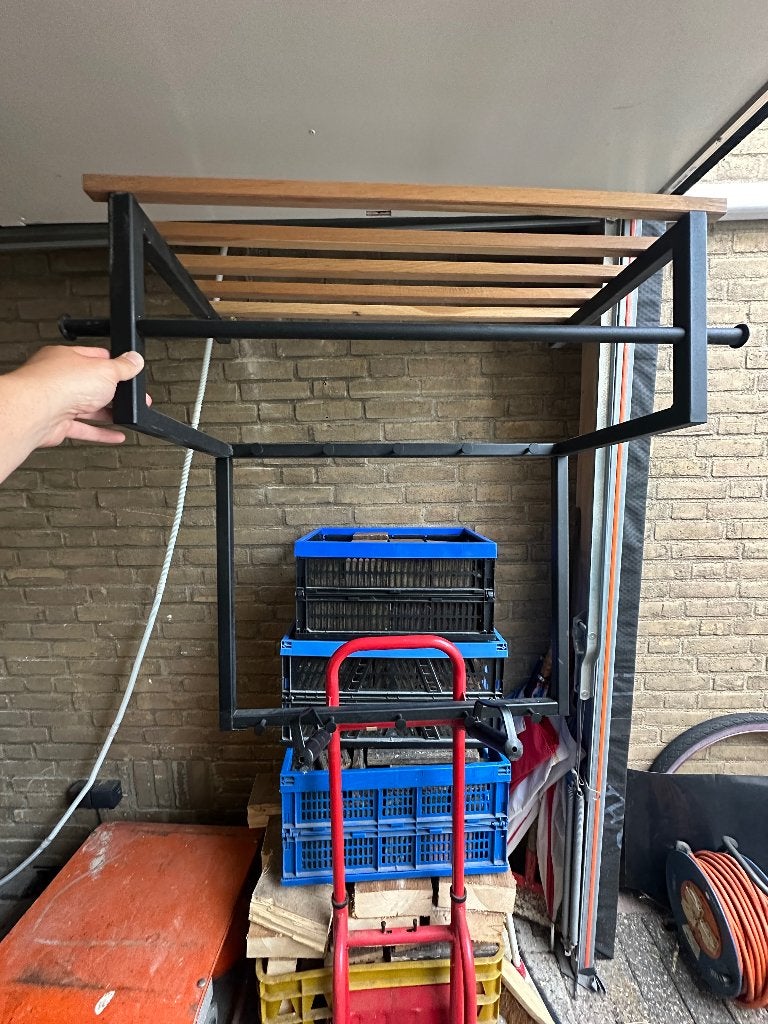 Nette moderne matzwarte kapstok met houten latjes, Gebruikt, Metaal, 150 tot 200 cm, Ophalen