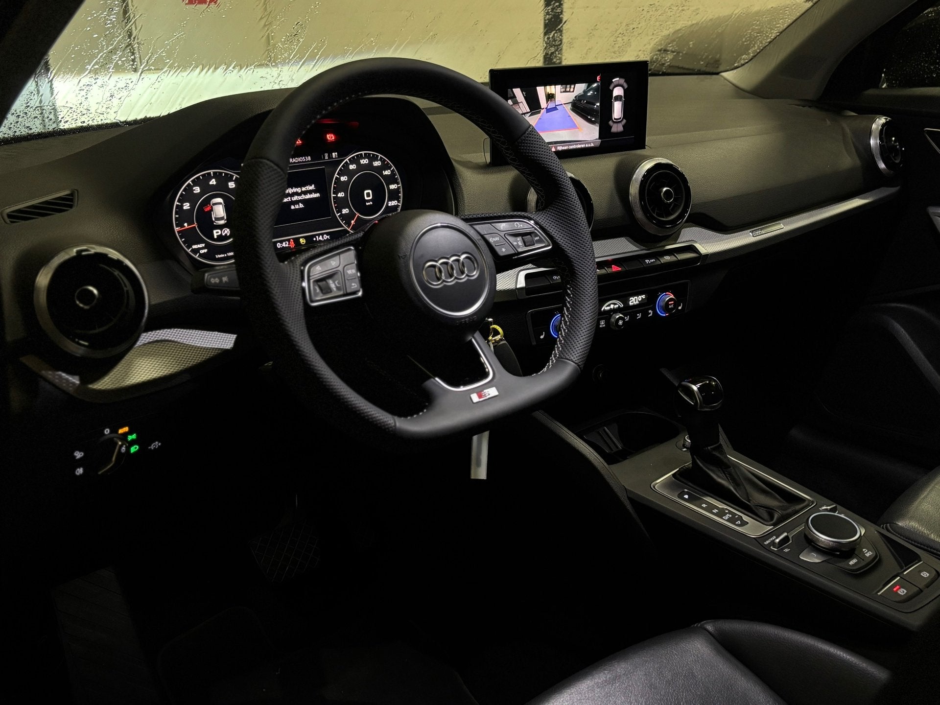 Audi Q2 35 TFSI |Leder|Cam|Matrix|Cruisecontrol|Stoelverwarm, Auto's, Dealer onderhouden, 4 cilinders, 150 pk, Automatische klimaatregeling