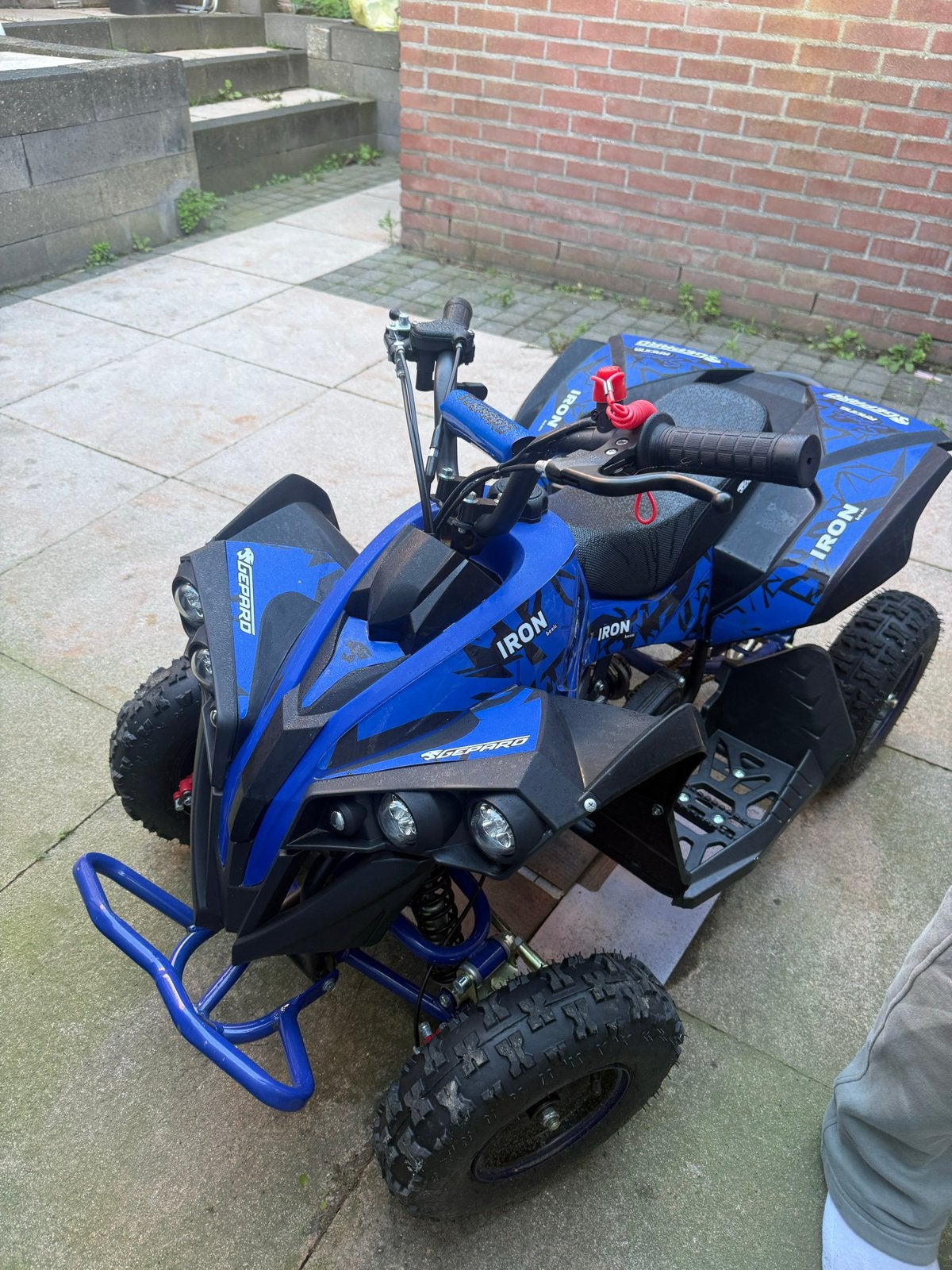 Blauwe Iron Gepard Kinderquad 2 takt- Zo goed als nieuw, Ophalen of Verzenden, Zo goed als nieuw, Overige typen