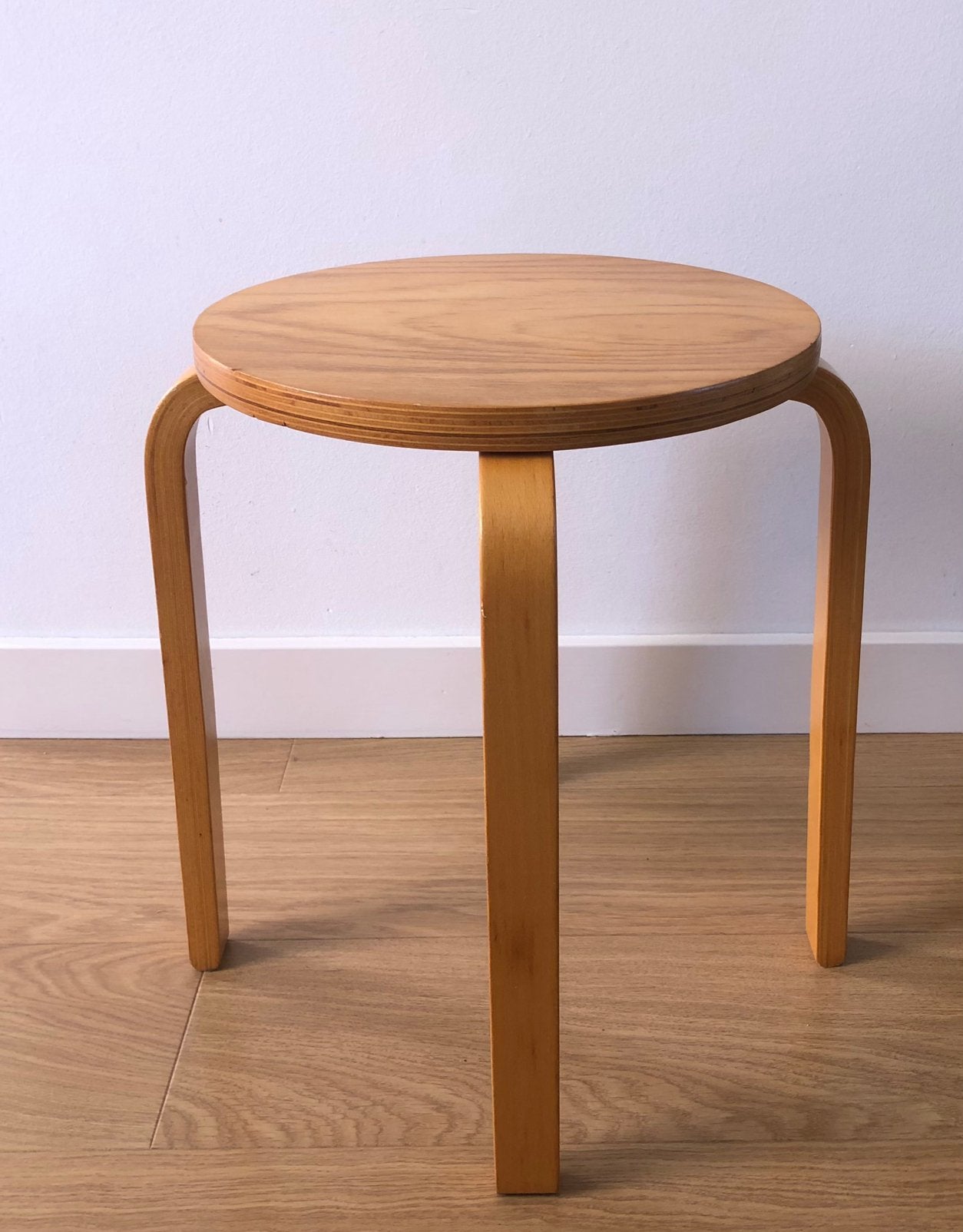 Vintage Alvar Aalto Artek kruk stool E60 design, Ophalen of Verzenden, Zo goed als nieuw, Hout