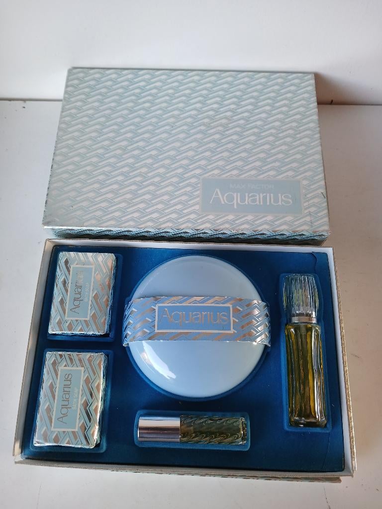 RARITEIT !!! Max Factor Aquarius geschenkdoos : PARFUM, zeep, Verzamelen, Parfumverzamelingen, Verzenden, Zo goed als nieuw, Parfumfles