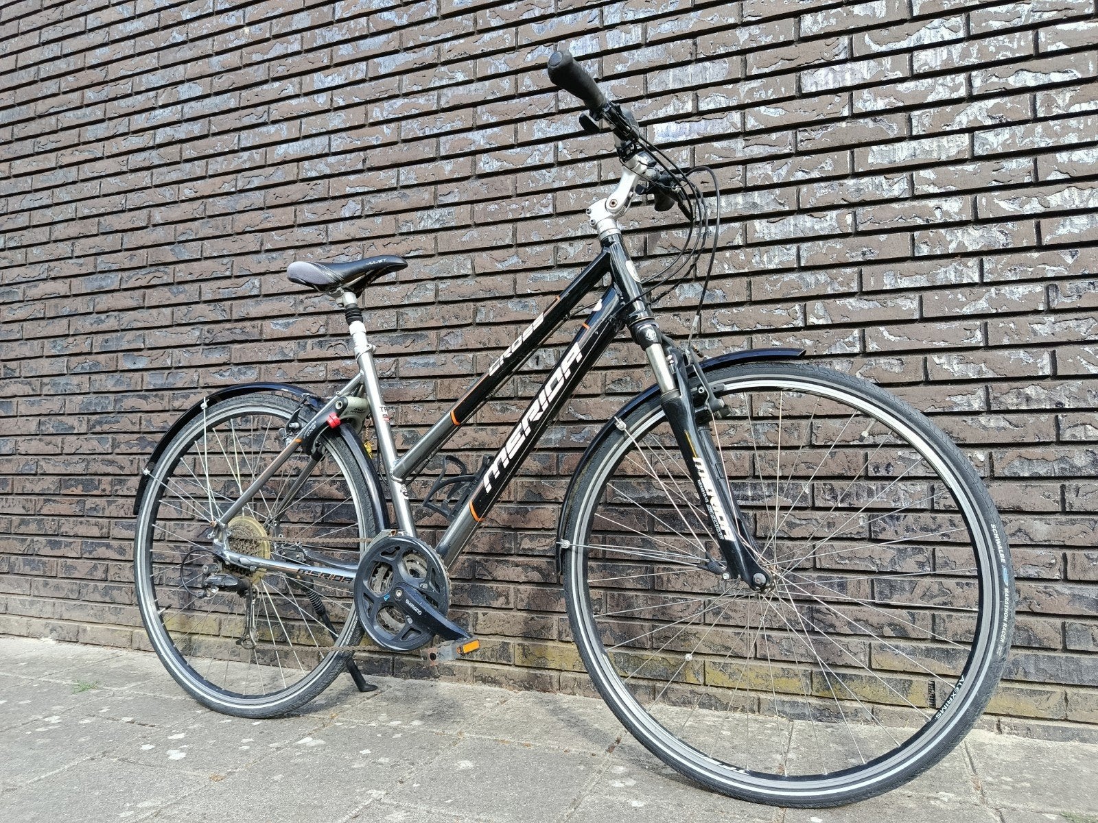 Merida Cross 24 versnellingen Shimano AXA slot

- 28 inch
-, 53 tot 56 cm, Zo goed als nieuw, Meer dan 20 versnellingen, Ophalen