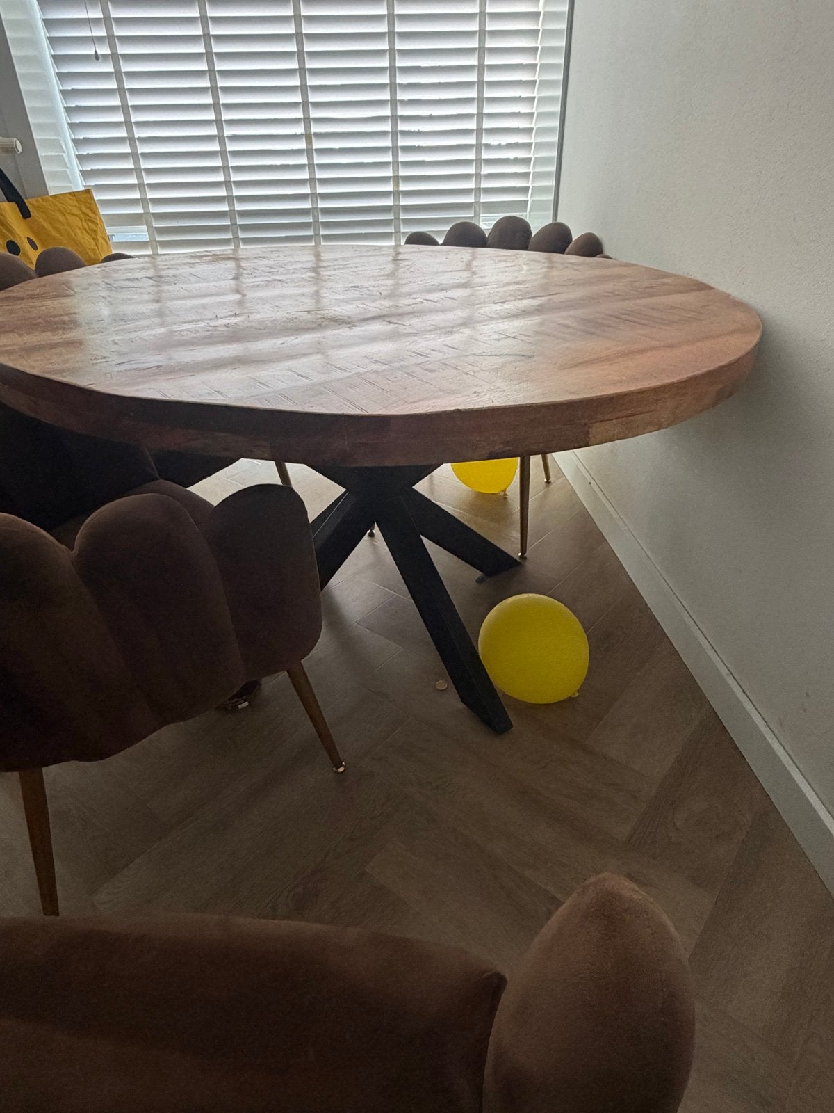 Mangohouten eettafel met 4 stoelen (opknapper), Ophalen, Gebruikt, 100 tot 150 cm, Rond