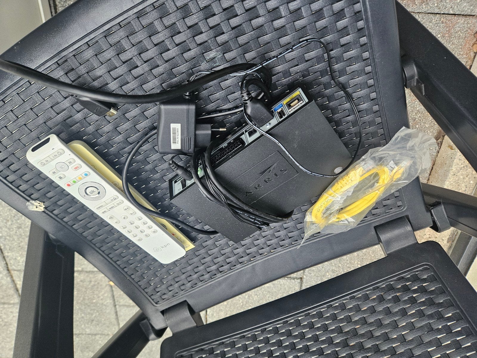 Arris VIP2952 V2 Decoder met afstandsbediening, Ophalen of Verzenden, Gebruikt, Decoder
