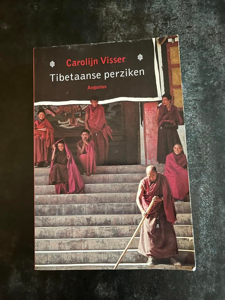 Tibetanaanse Perziken - Carolijn Visser (Lichte sporen), Ophalen of Verzenden, Gelezen, Nederland