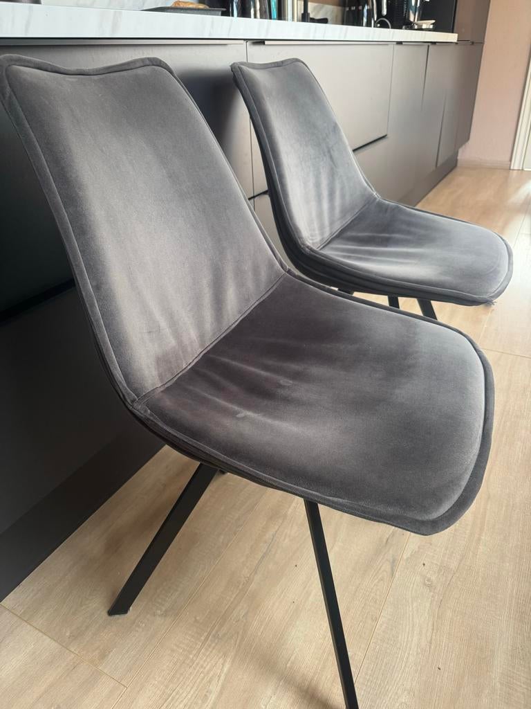 2 grijze velours eetkamerstoelen van Karwei, Ophalen, Gebruikt, Twee, Stof