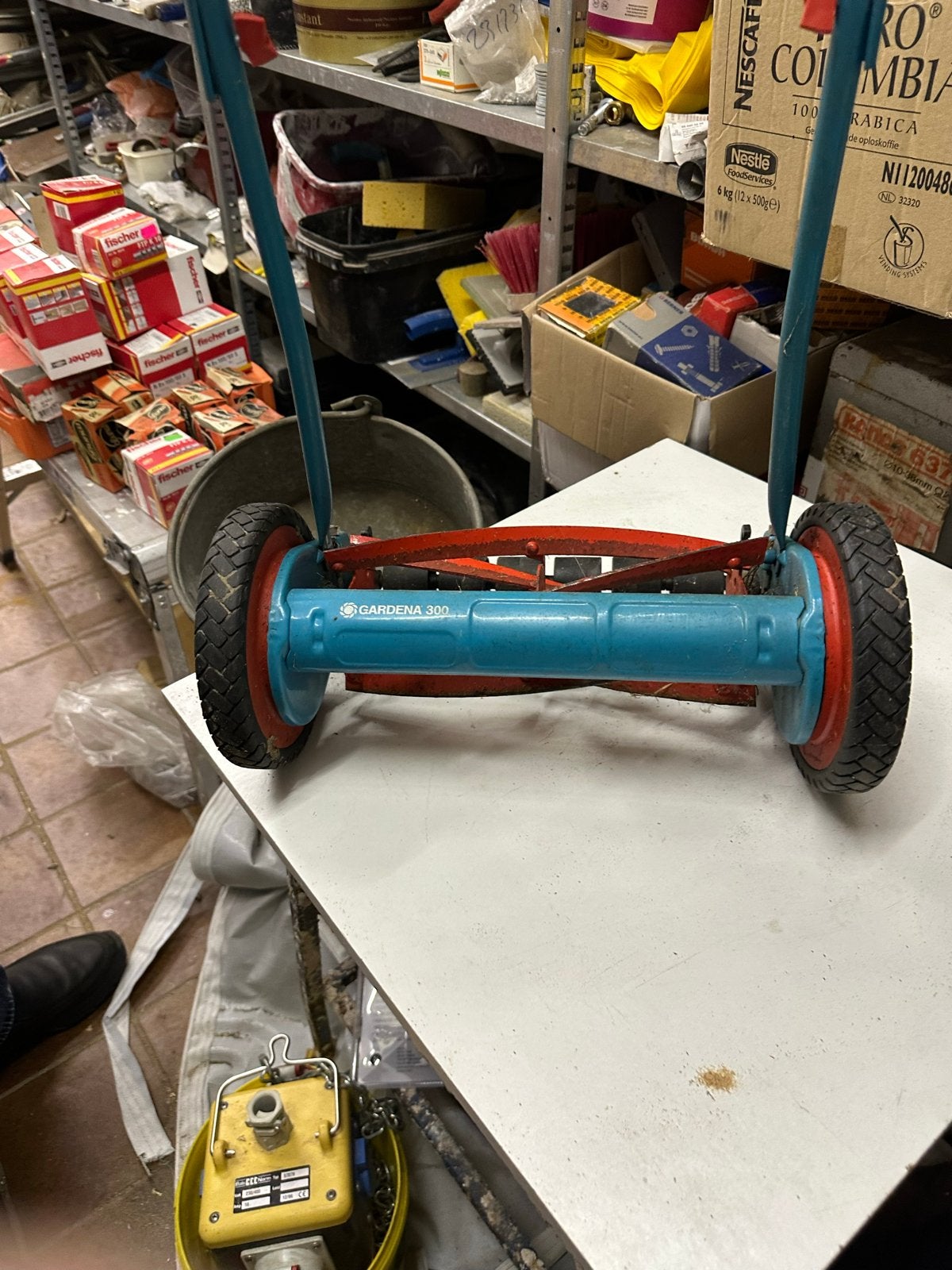 Gardena 300 Handgrasmaaier - Klassiek en Betrouwbaar, Tuin en Terras, Grasmaaiers, Ophalen, Gebruikt, Handgrasmaaier, 30 t/m 39 cm