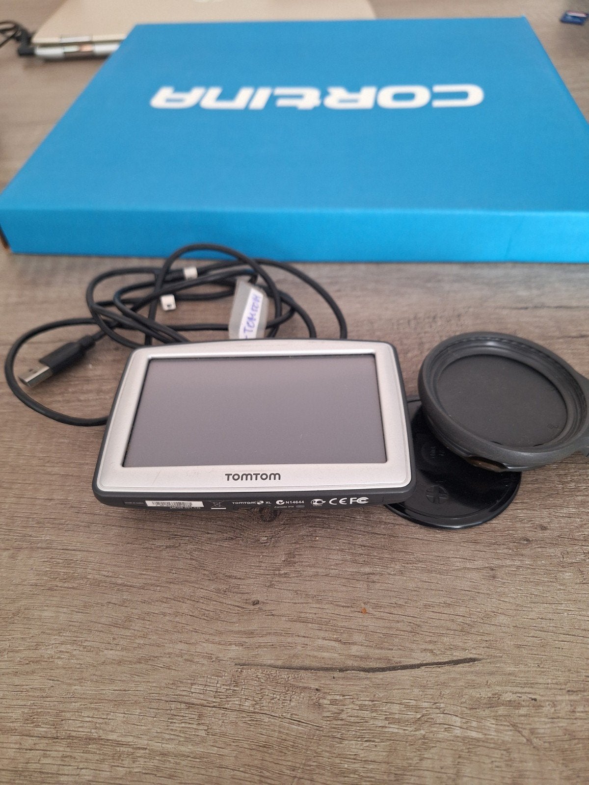 TomTom XL Navigatiesysteem met houder en kabel, Auto diversen, Ophalen of Verzenden