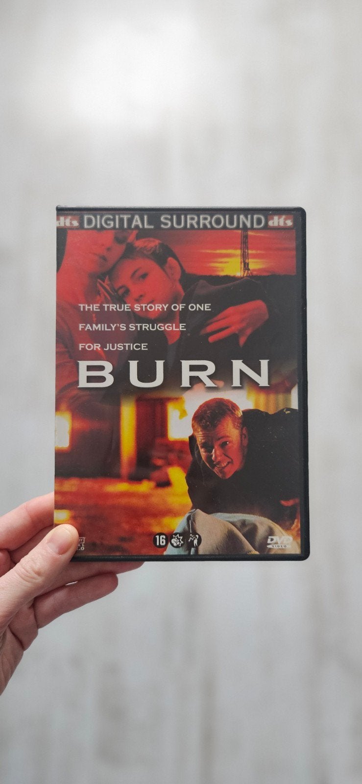 Burn, Vanaf 16 jaar, Ophalen of Verzenden, Zo goed als nieuw, Nederlands