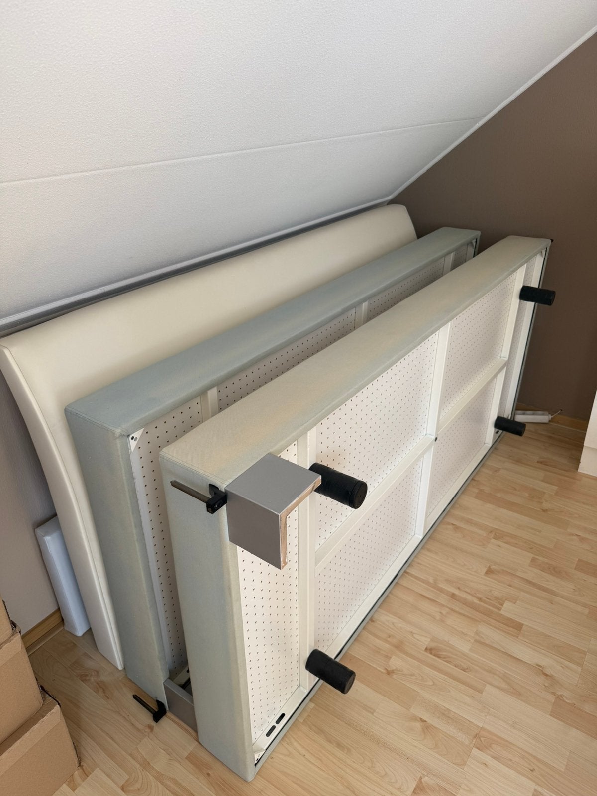 Bedden en nachtkasjes, Huis en Inrichting, Slaapkamer | Bedden, Ophalen, Tweepersoons, Zo goed als nieuw, 180 cm