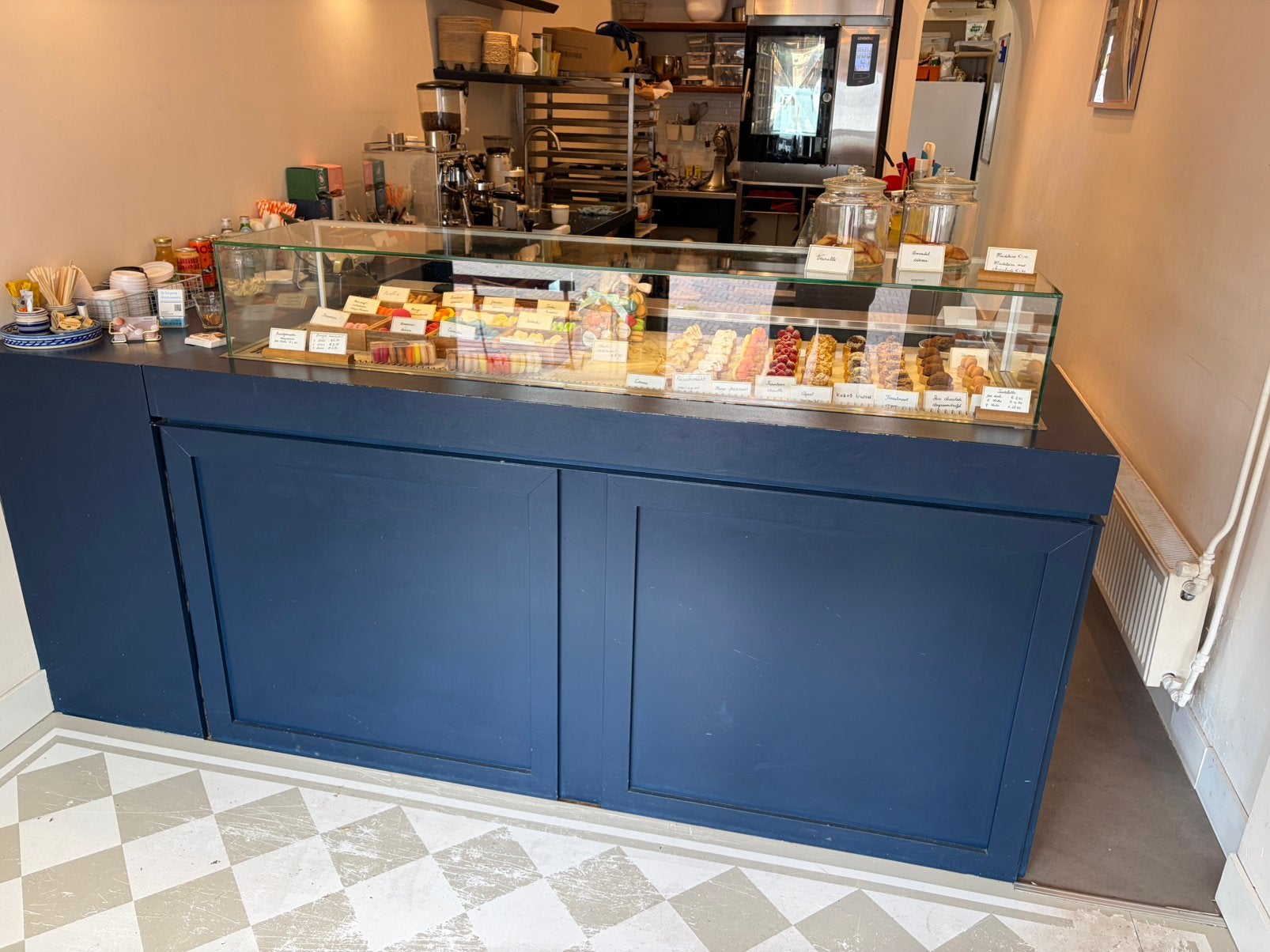 Mooie gekoelde gebakvitrine, Ophalen of Verzenden