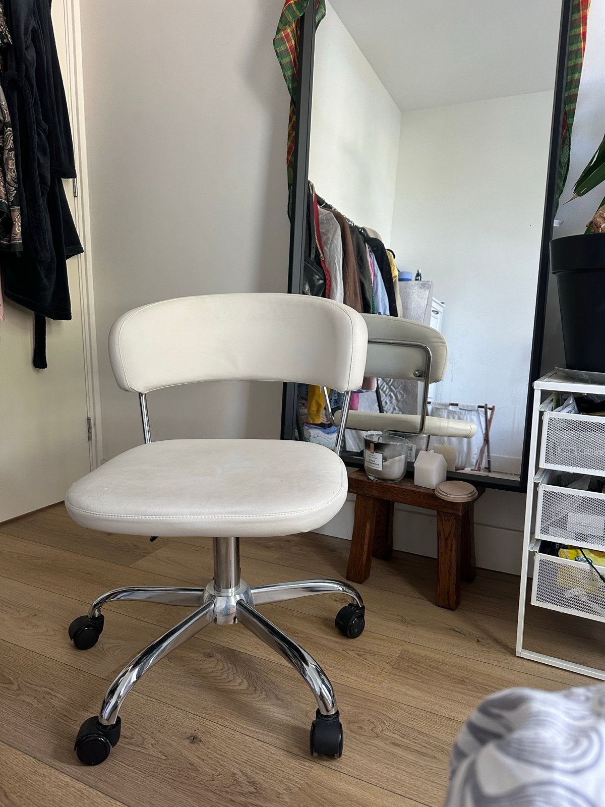 Witte leren bureaustoel met rvs frame, Ophalen, Gebruikt, Wit, Bureaustoel