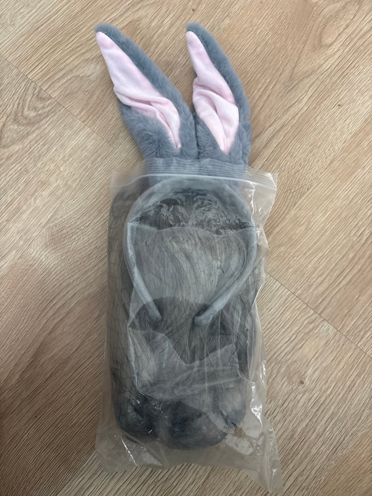 Grijze pruik met konijnenoren - Zootopia Judy Hopps, Ophalen of Verzenden, Gedragen, Carnaval, Accessoires