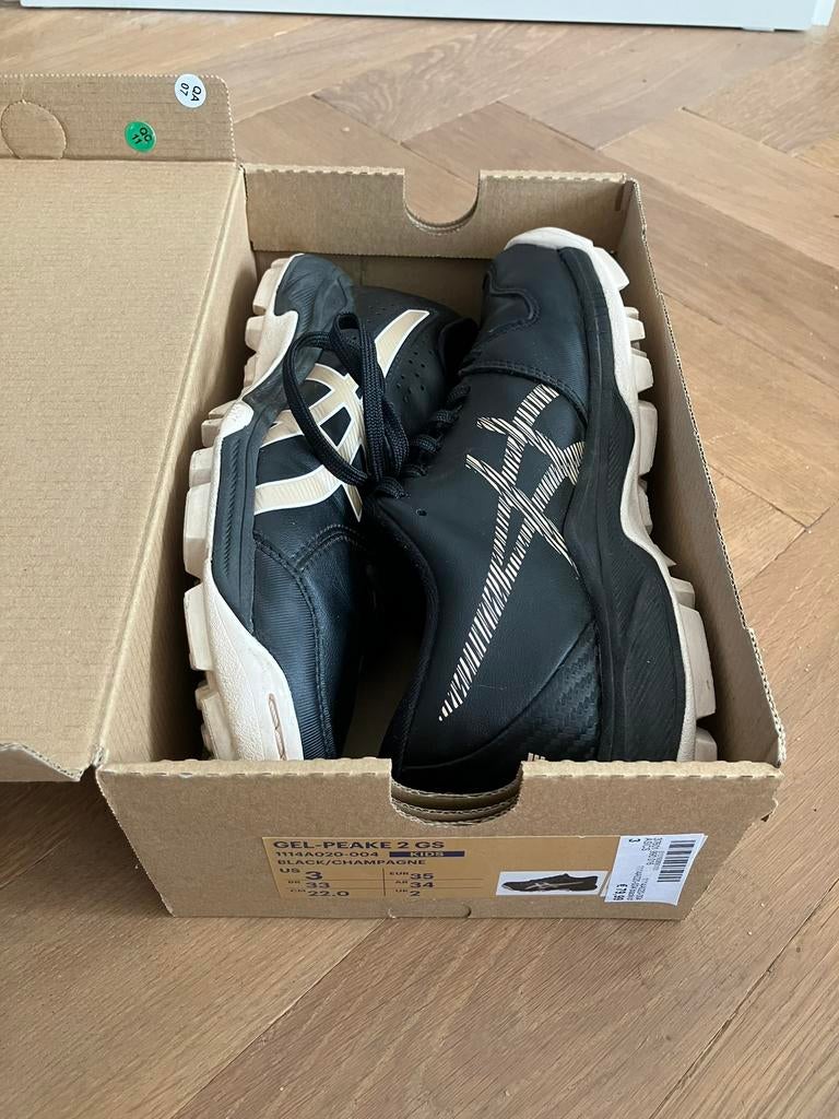 Kunstgras schoenen maat 35 - hockey/korfbal, Ophalen of Verzenden, Zo goed als nieuw, Schoenen