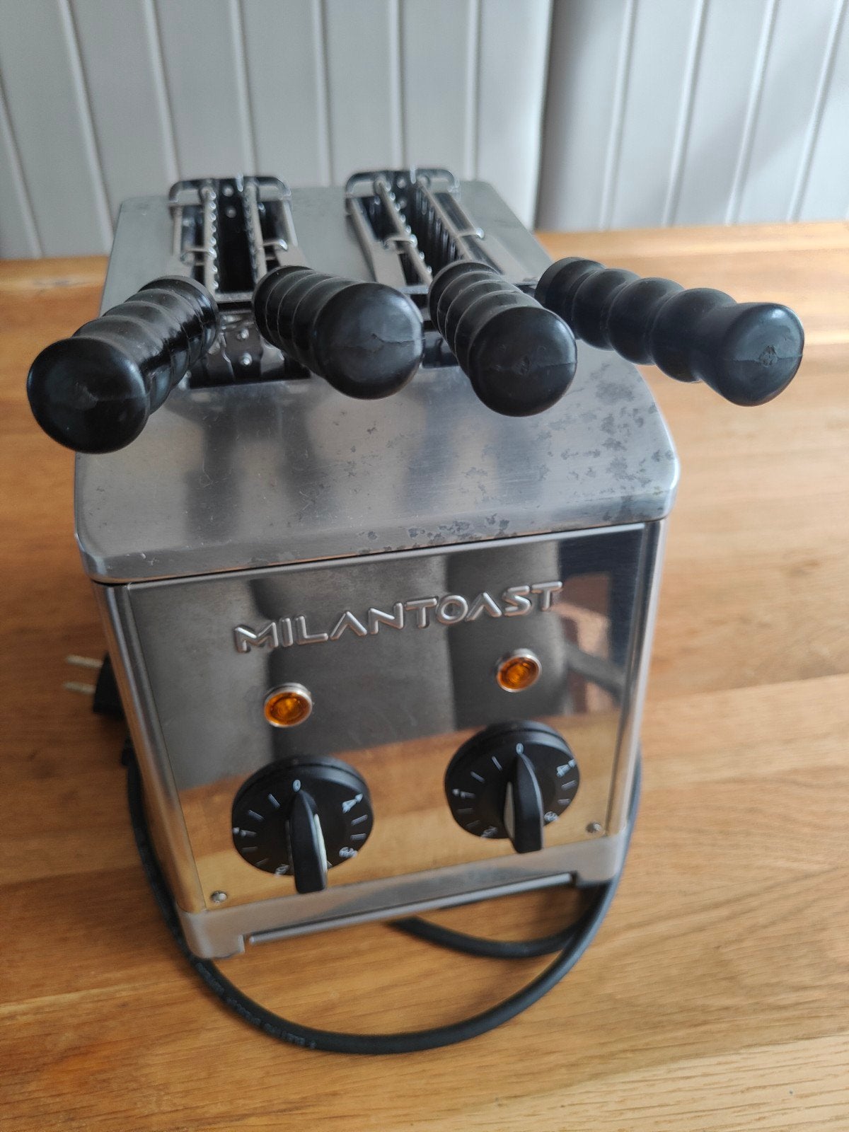 Milantoast broodrooster tosti apparaat, Ophalen of Verzenden, Gebruikt, Uitneembare kruimellade