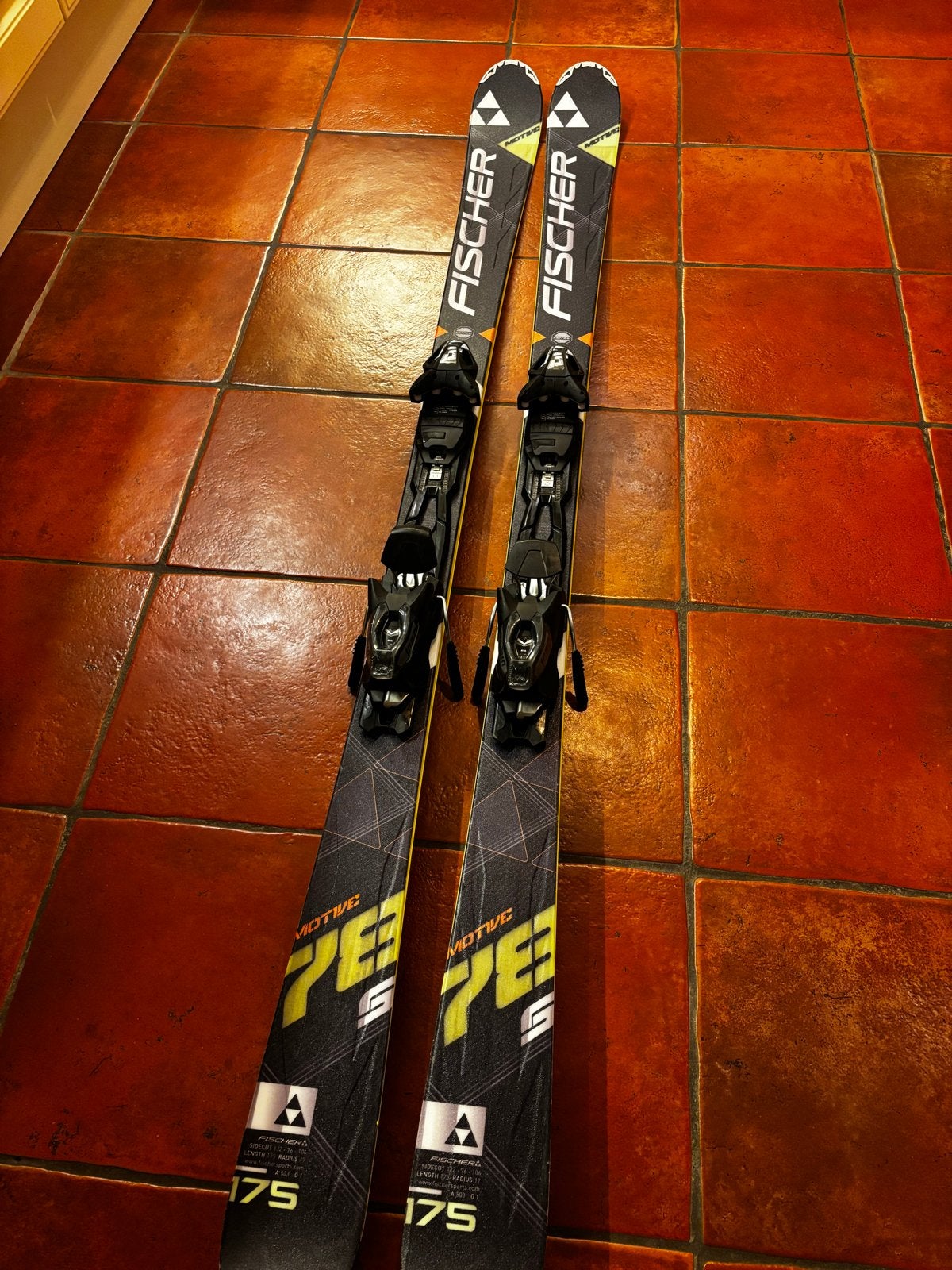 Fischer Motive 76 Ski's met RS10 bindingen - 175 cm, Ophalen, 160 tot 180 cm, Fischer, Zo goed als nieuw