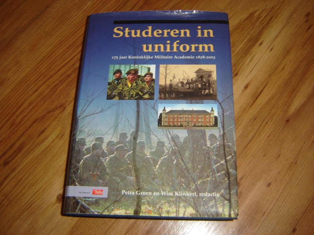 Studeren in uniform 175 jaar KMA leger, Verzamelen, Verzenden, Landmacht, Nederland, Boek of Tijdschrift