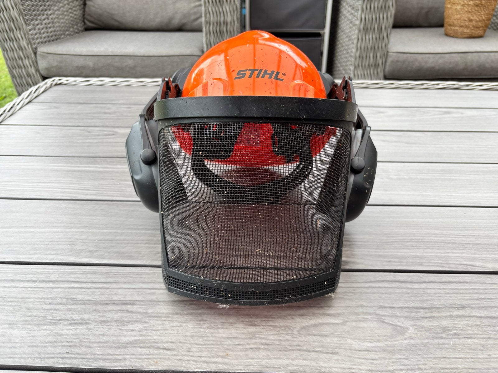 Stihl Veiligheidshelm met Gehoorbescherming en Vizier, Ophalen, Met vizier, Gebruikt