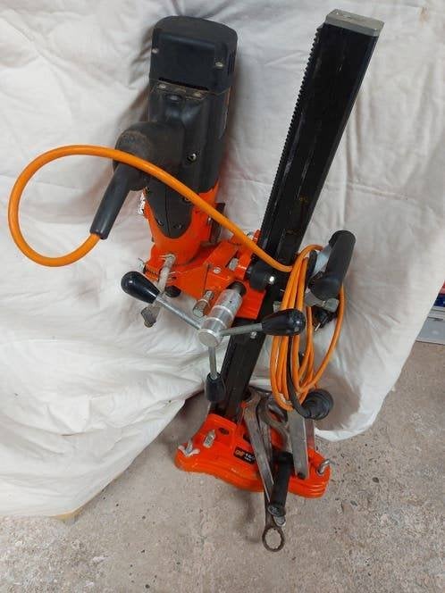 Spit sd 160 diamantboormachine spit statief trix 160, Ophalen, 600 watt of meer, Zo goed als nieuw, Variabele snelheid