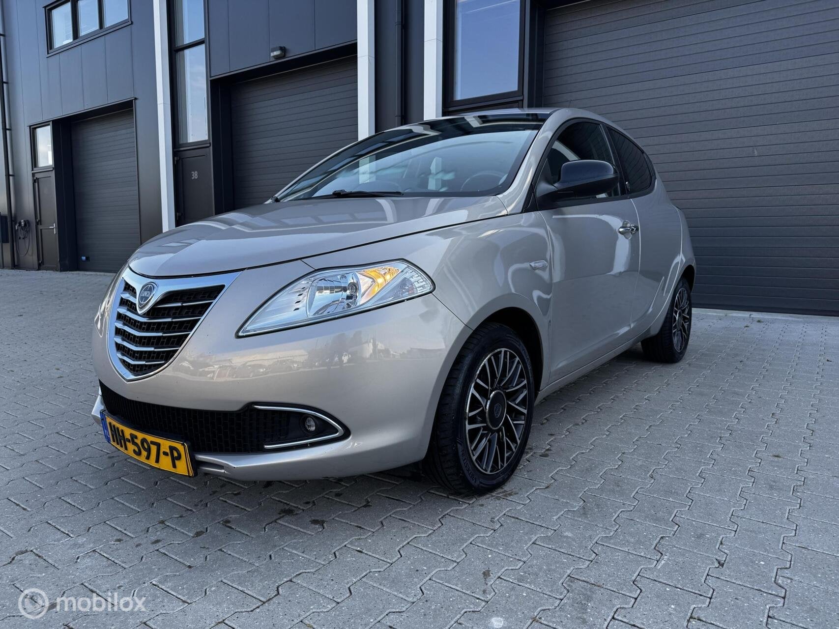Lancia Ypsilon 0.9 TwinAir Elefantino Plus 2015Airco/NAP/APK, Voorwielaandrijving, Start-stop-systeem, 86 pk, Gebruikt