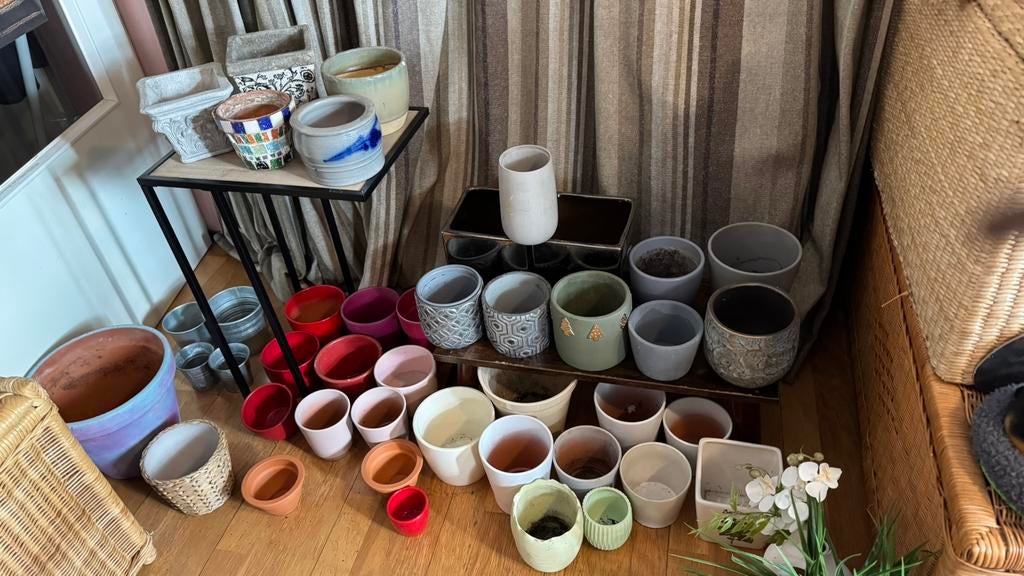 Bloempotten bloempotjes kleinere steen aardewerk ZIE TEKST, Tuin en Terras, Bloempotten, Rond, Ophalen of Verzenden, Zo goed als nieuw