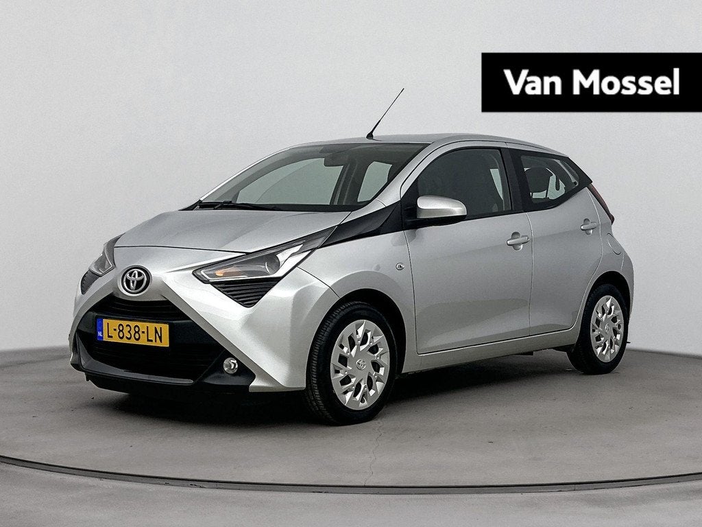 Toyota Aygo 1.0 VVT-i x-otic | Automaat | Multimedia Scherm, Gebruikt, Euro 6, 4 stoelen, Leder en Stof