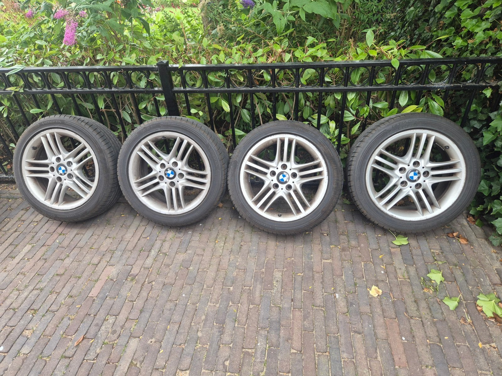 BMW velgenset met bijna nieuwe Vredestein banden, Ophalen, Nieuw, 17 inch, Band(en)