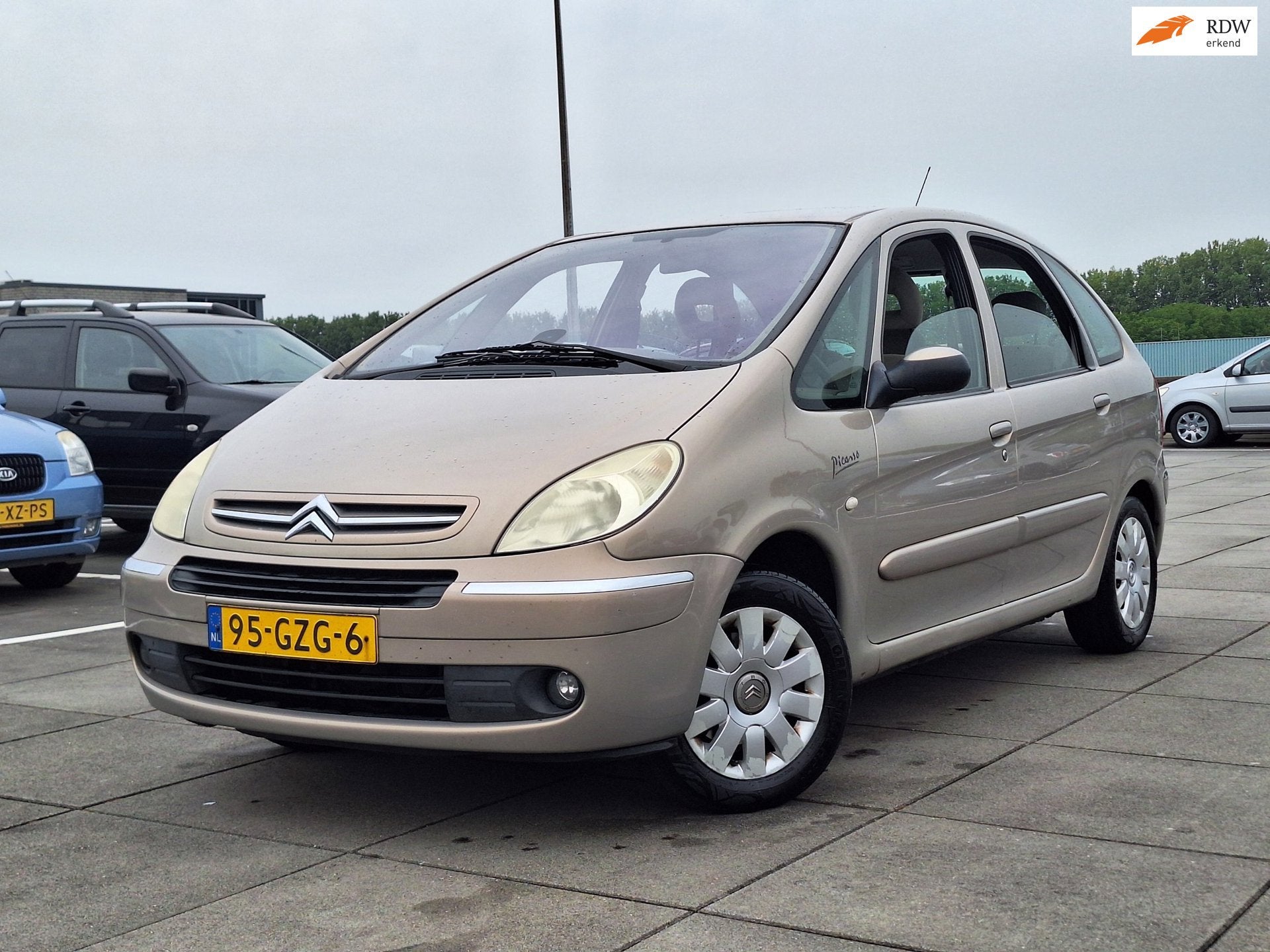 Citroen Xsara Picasso €1350,-1.8i-16V APK AIRCO TREKHAAK, Stof, 4 cilinders, 1749 cc, 116 pk