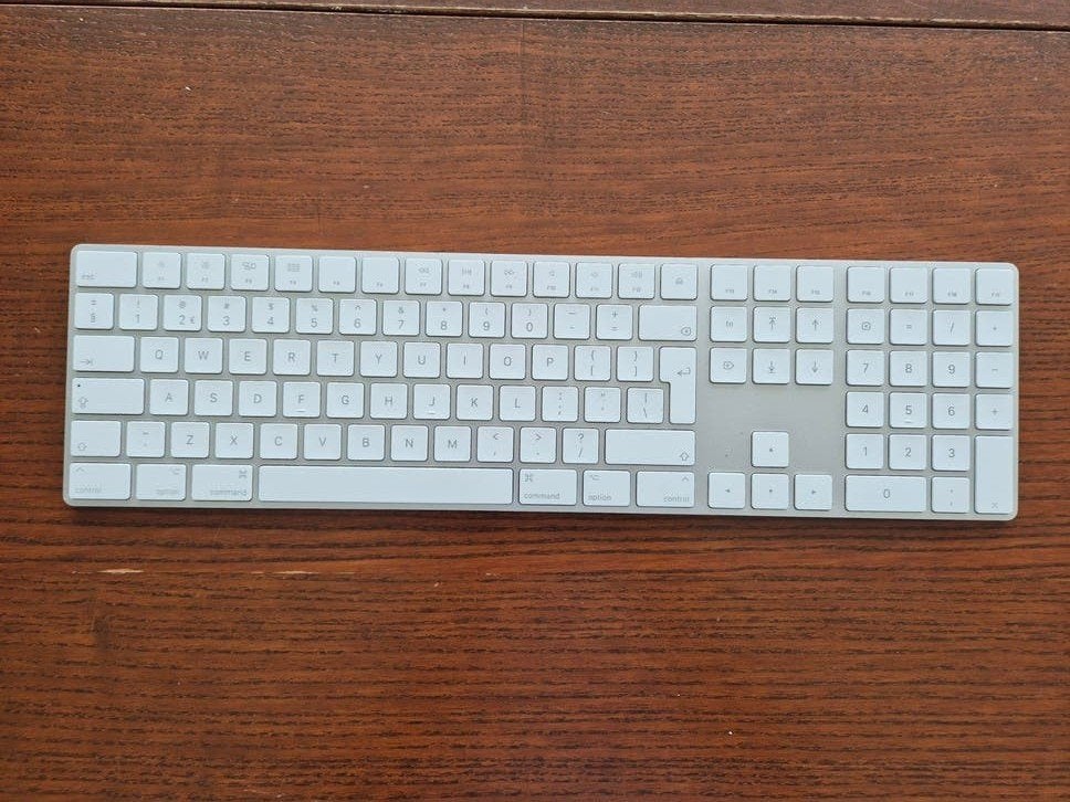 Apple Magic Keyboard met numeriek toetsenblok, Computers en Software, Toetsenborden, Multimediatoetsen, Ophalen of Verzenden, Zo goed als nieuw