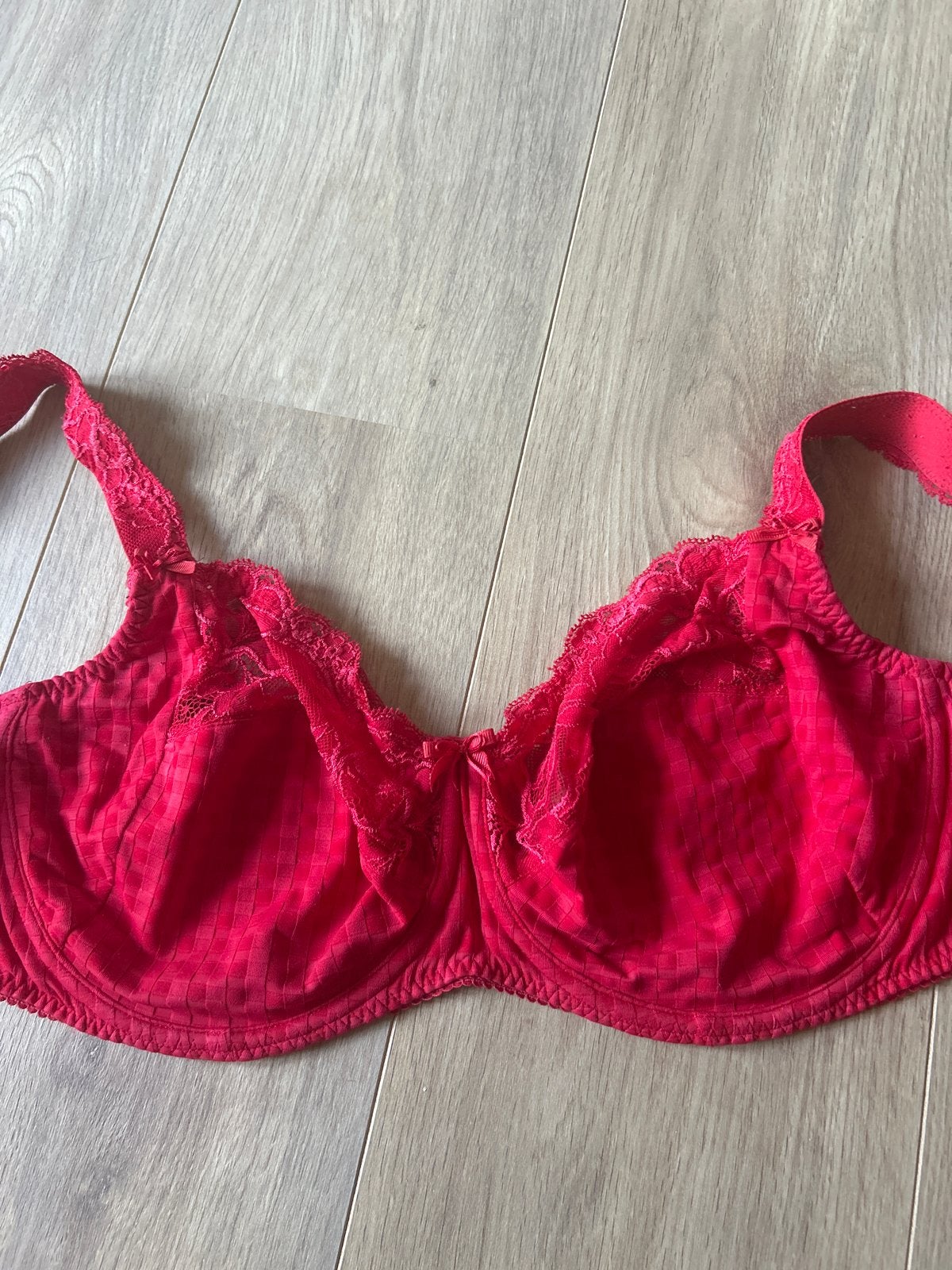 Prima donna bh 95 D, Ophalen, Rood, BH