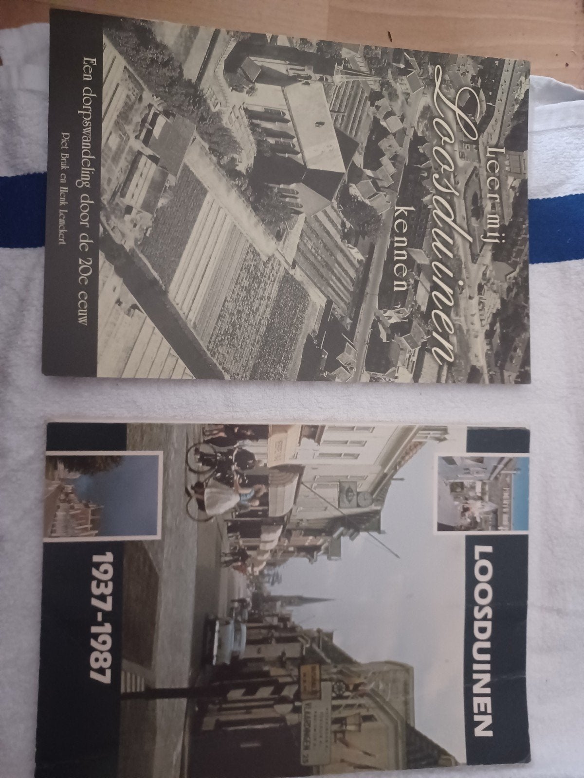 loosduinen 2 oude mooie boeken met veel foto's, Ophalen, Gelezen
