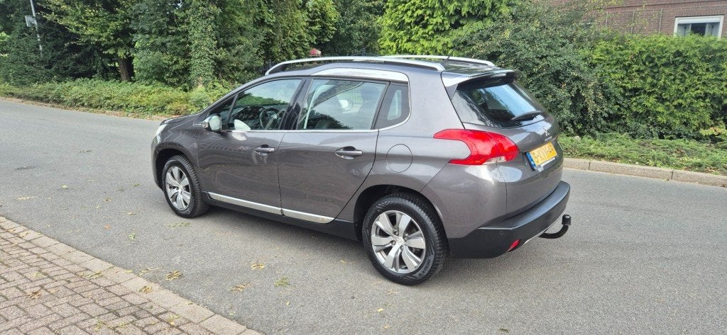 Peugeot 2008 1.2 VTi Allure/Trekhaak/cruise control/climate/, Voorwielaandrijving, Euro 5, Huisgarantie, 1199 cc
