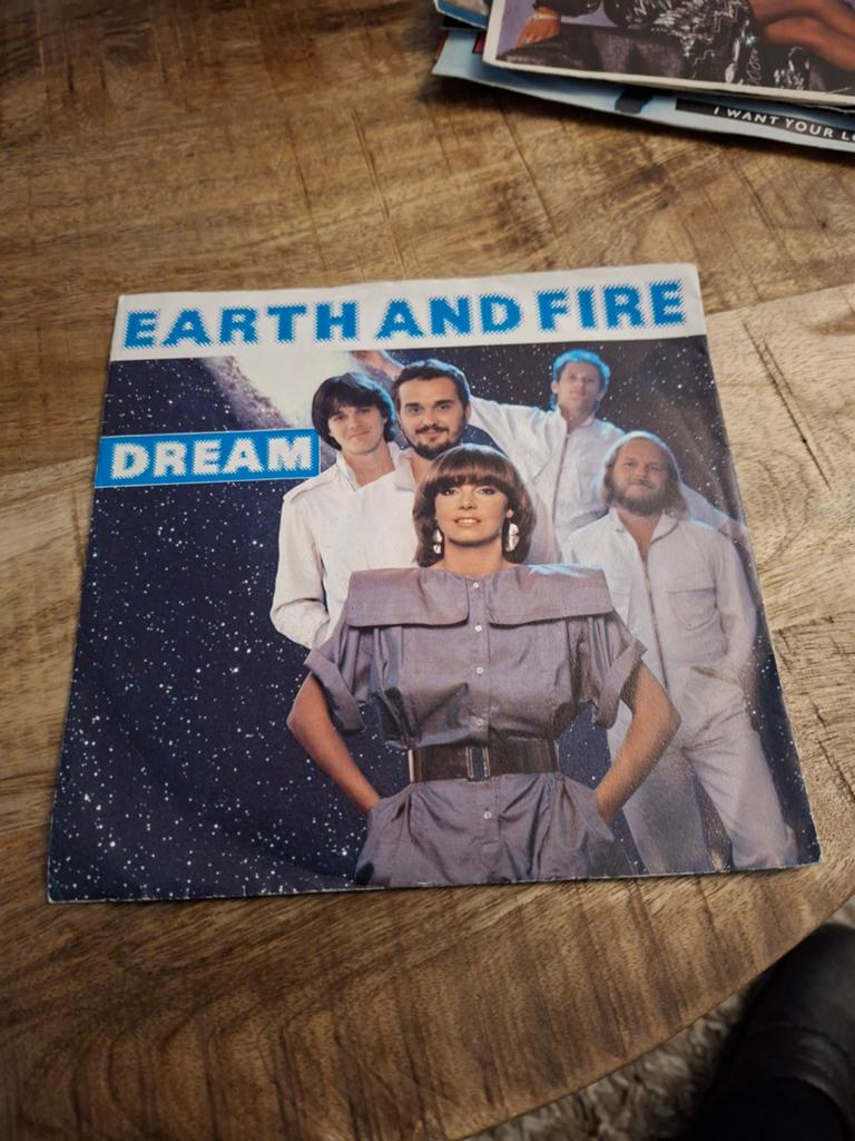 Earth and fire  / dream, Ophalen of Verzenden, Gebruikt, Pop