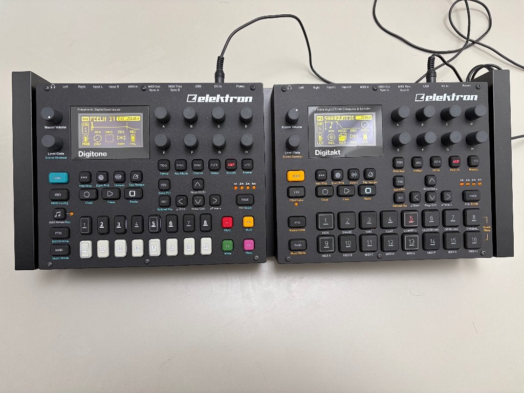 Elektron Digitakt + Digitone set, decksavers en Fönik stand, Gebruikt, Overige aantallen, Met midi-aansluiting, Ophalen