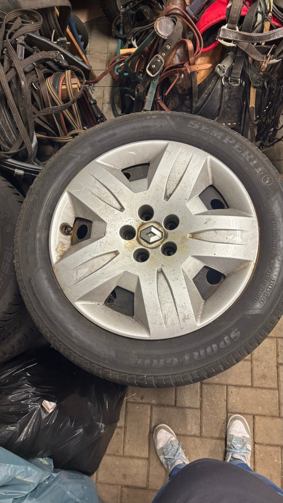 Set Autobanden met wieldoppen 225/55/R17, Ophalen, Gebruikt