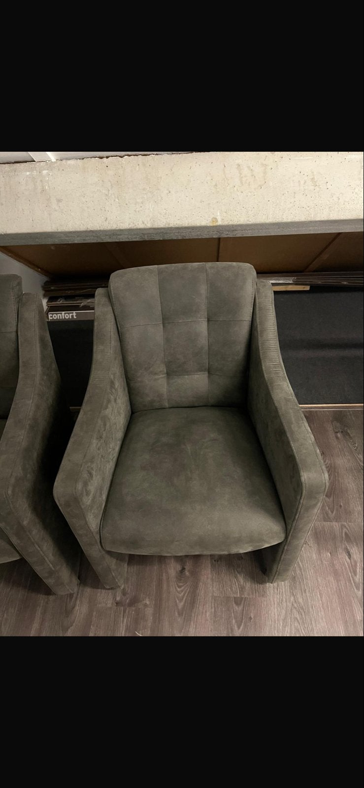 Foto 3 van 4 comfortabele eetkamerstoelen - Grijs stof