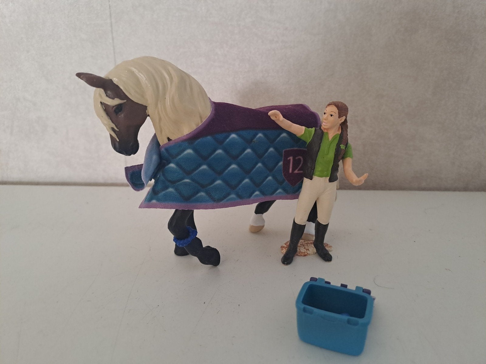 Schleich paard met verzorger en accessoires - Nieuwstaat, Ophalen of Verzenden, Nieuw