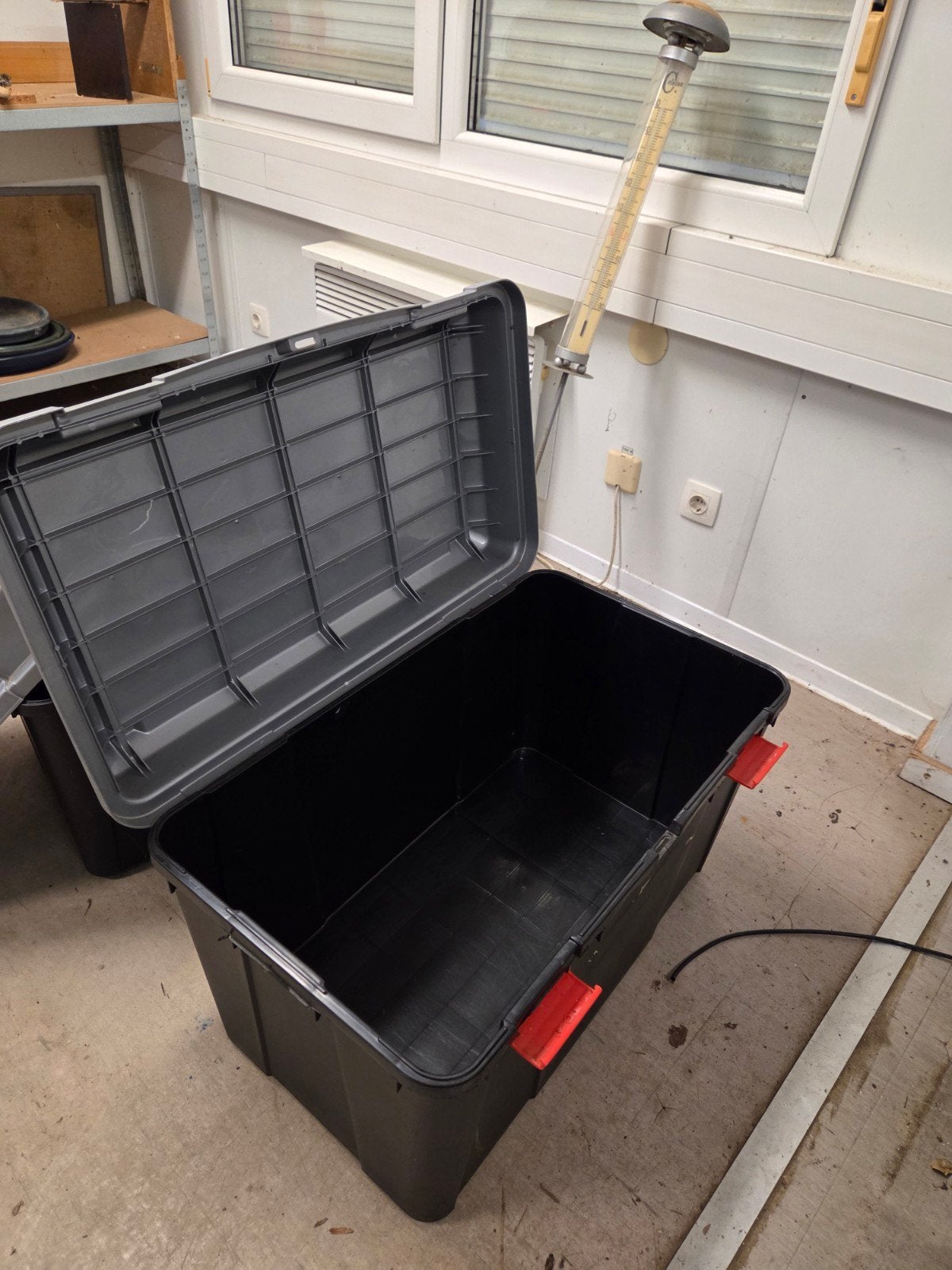 Twee stevige opbergboxen - los verkoopbaar, Ophalen, Gebruikt, Minder dan 50 cm