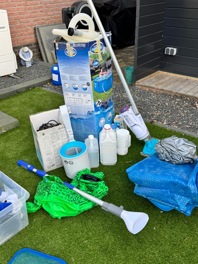 Bestway Steel Pro MAX Zwembad met accessoires en trapje, Ophalen, Gebruikt, Rond, Opzetzwembad