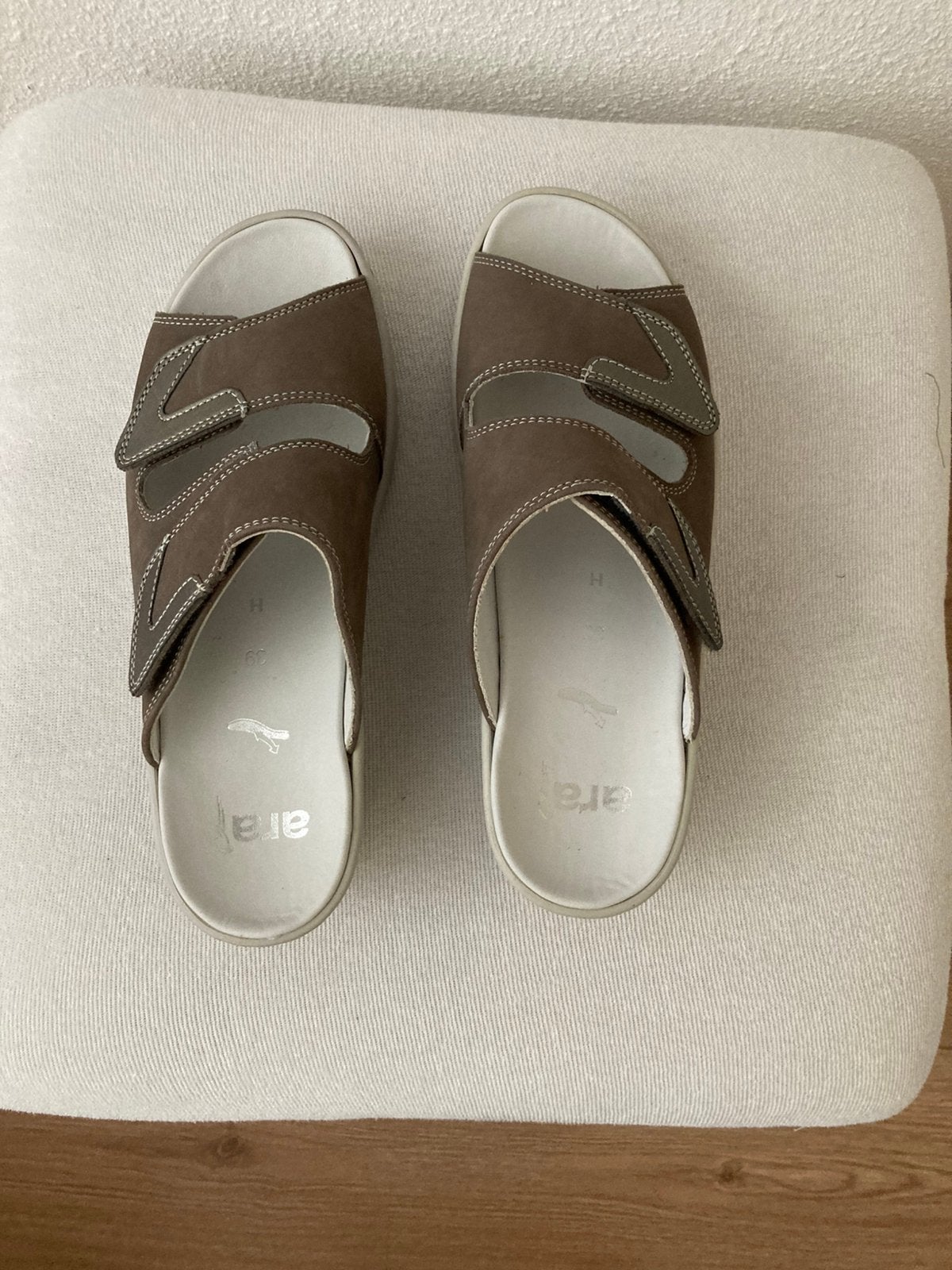 Comfort slippers suède/leer bruin maat 39H Ara, Slippers, Bruin, Verzenden, Zo goed als nieuw