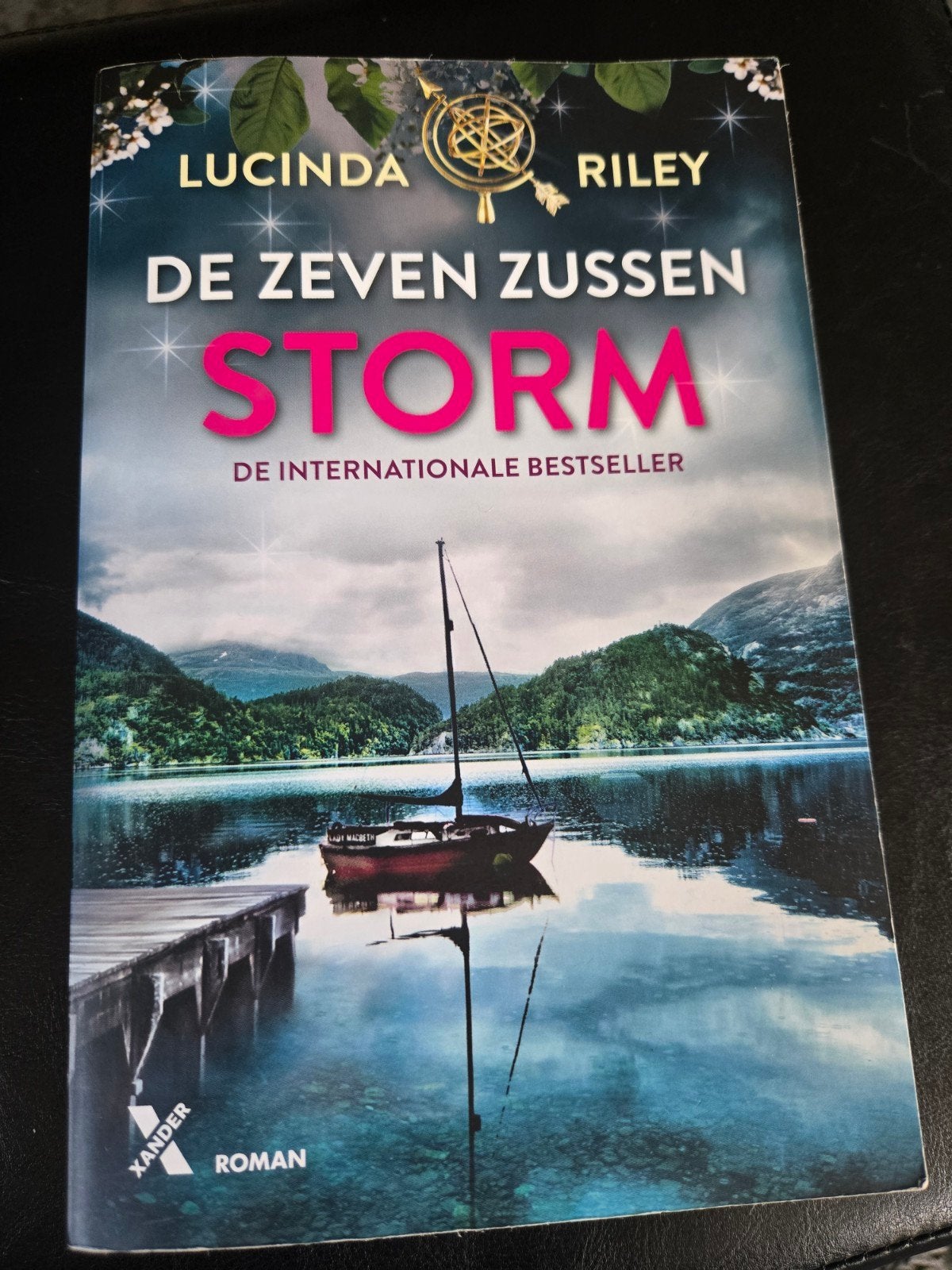 De Zeven Zussen - Storm (Lucinda Riley) - Perfecte Staat, Boeken, Ophalen of Verzenden, Zo goed als nieuw, Lucinda Riley